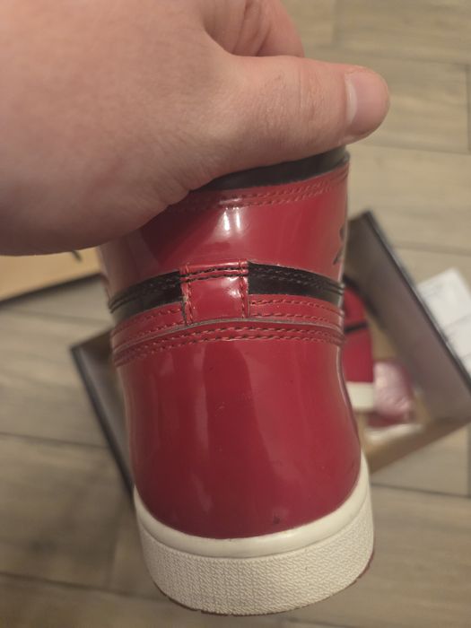 Jordan 1 high og patent bred full box