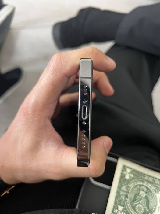 Iphone 12 pro srochni sotiladi