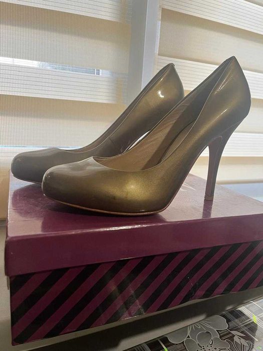 Продам туфли женские