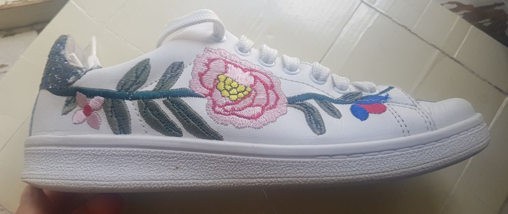 Sneakers Divi nr. 37, piele naturală cu broderie, stare f. bună