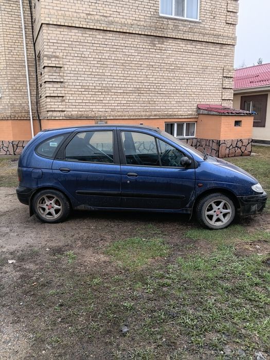 Продаю авто. По кузову не гнилая.Шпакля только на крышке багажника.