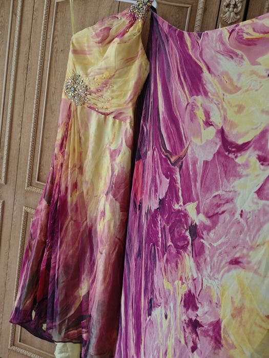 Очень красивое и счастливое платье