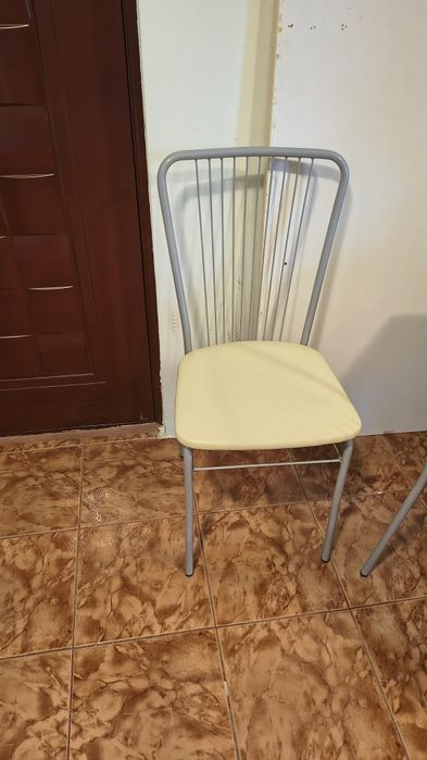 Vând 6 Scaune de bucătărie,