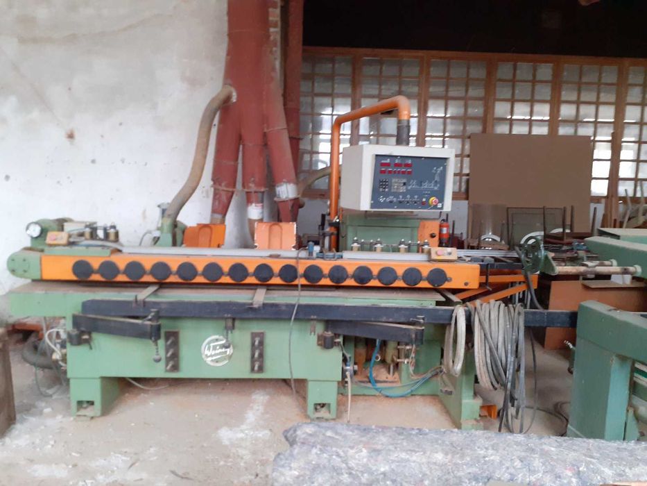 Вайнинг машина за дървена дограма