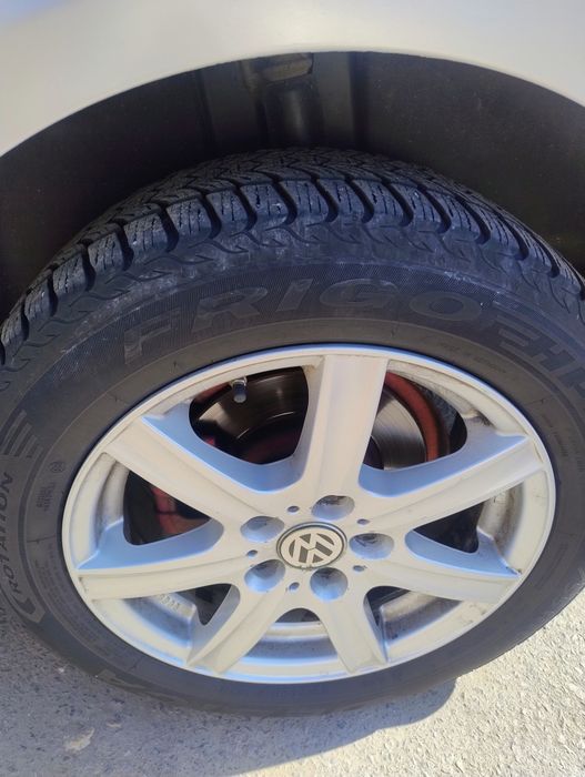 Vând Volkswagen Turan