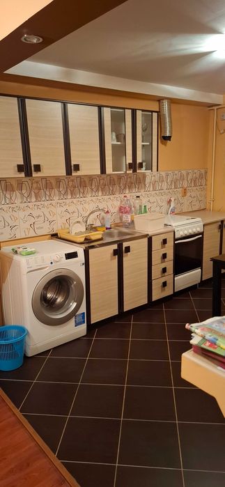 Se ofera spre vanzare apartament cu 3 camere.