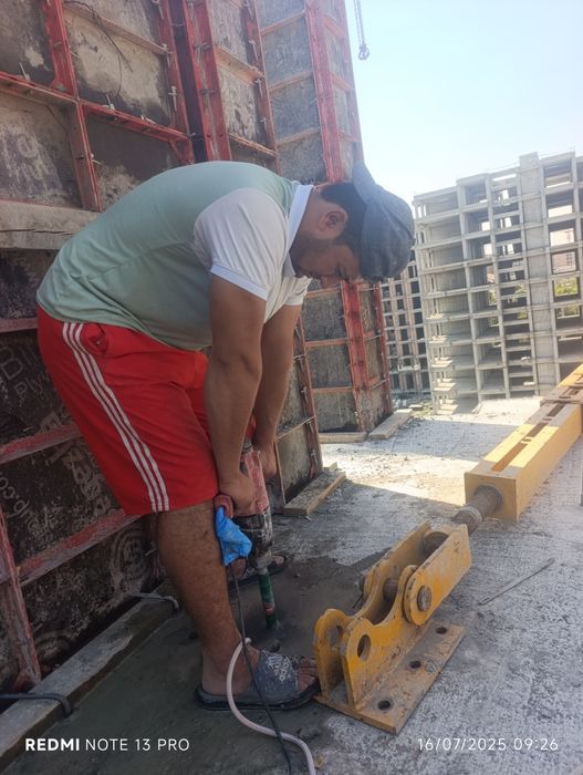 Beton teshish kesish eshik ochish fortichka ochish hohlagan razmerda.