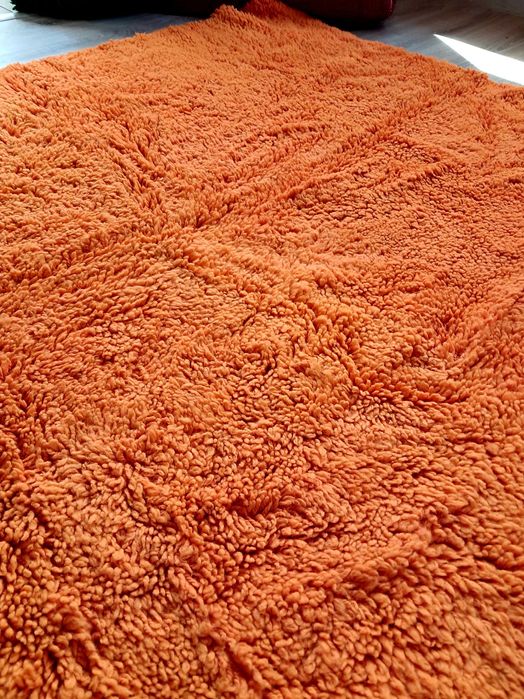 Нов вълнен китеник - червен, зелен и оранжев