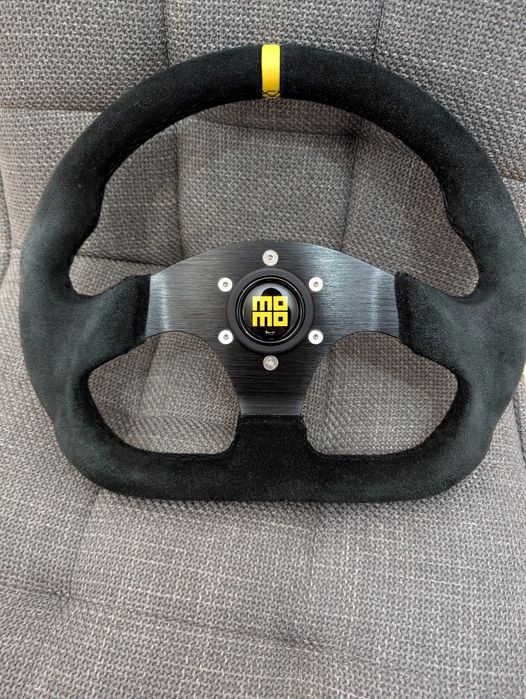 Volan sport momo