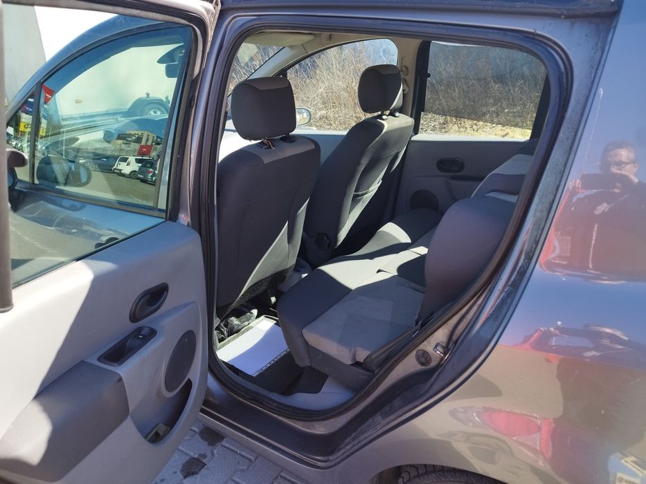 Masina Renault Modus