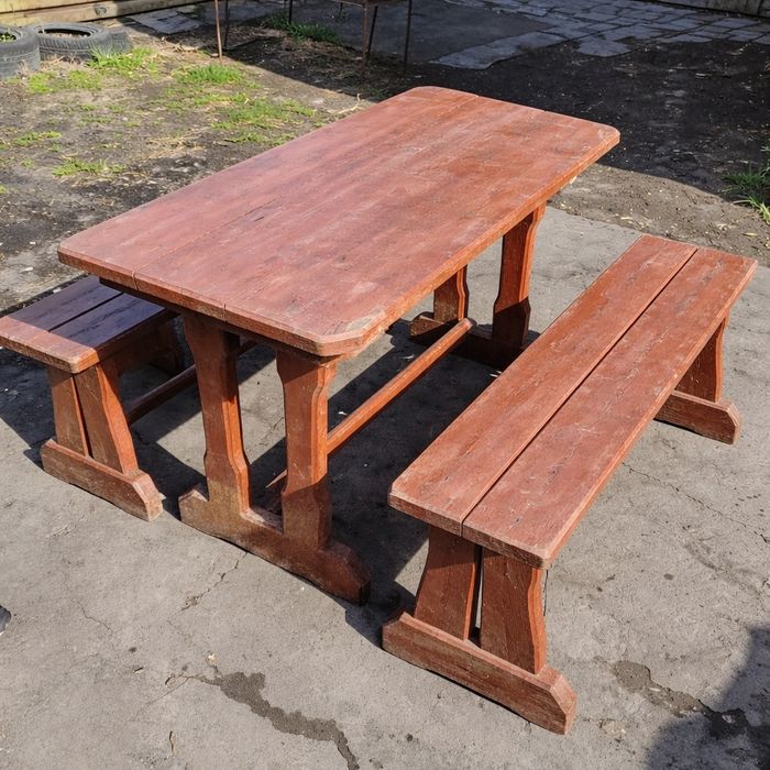 Продам б/у стол с лавочками