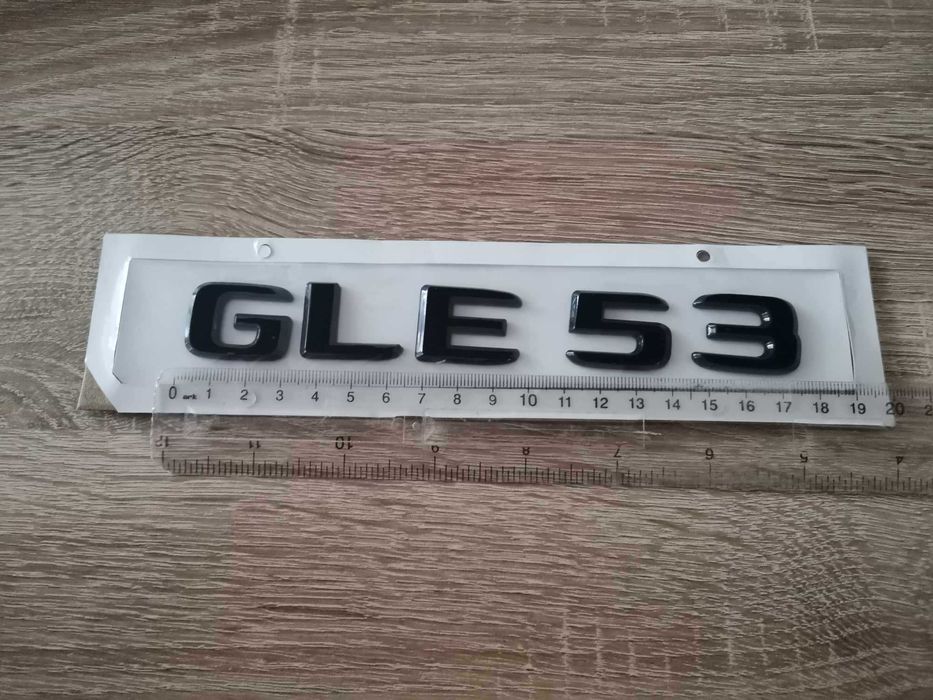 черен надпис Mercedes Benz GLE 53