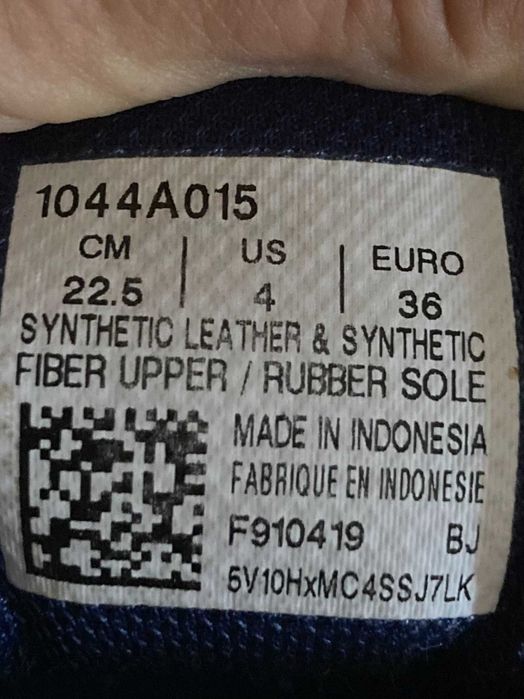 Маратонки Asics номер 36