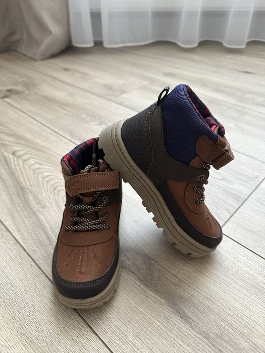 Продам демисезонные ботинки Carter’s