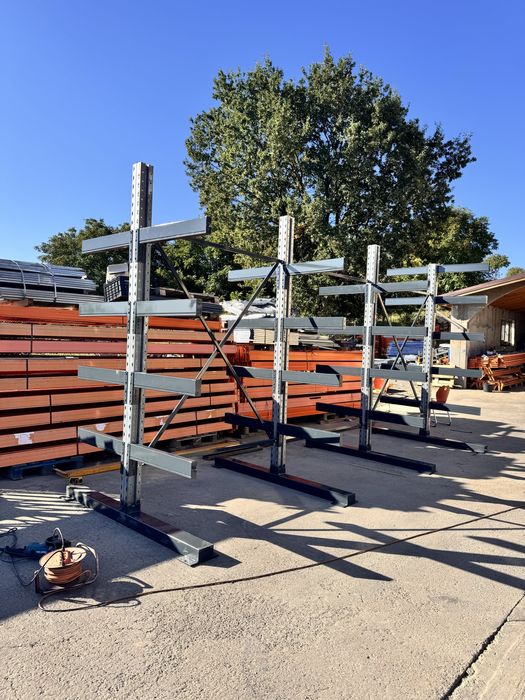 Rafturi metalice cantilever