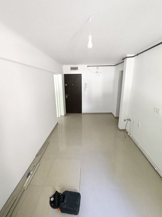 Apartament si spatiu comercial