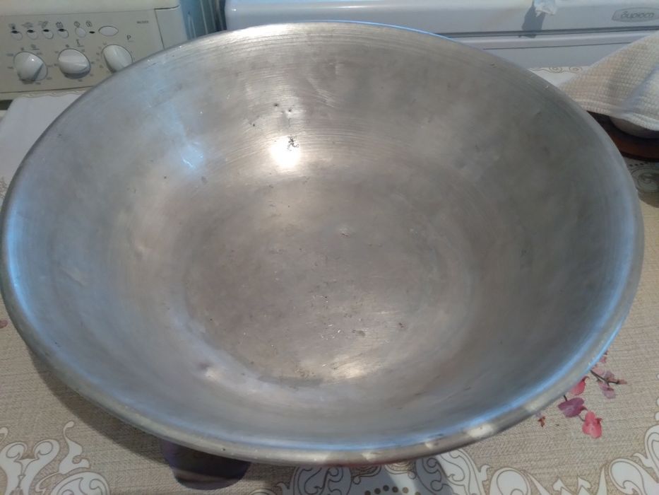 Продам алюминиевый тазик.