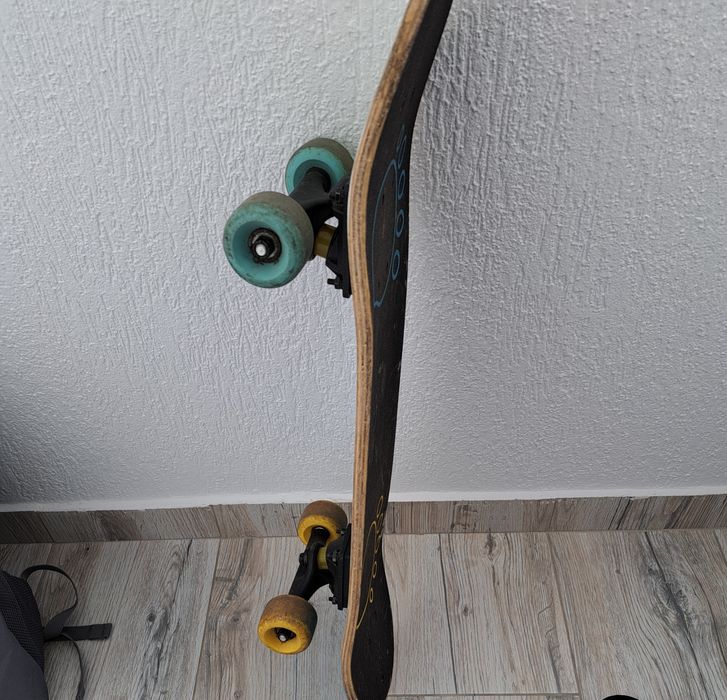 Skateboard de vanzare