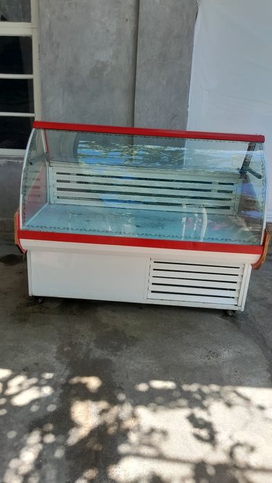 Vitrina sotiladi витрина