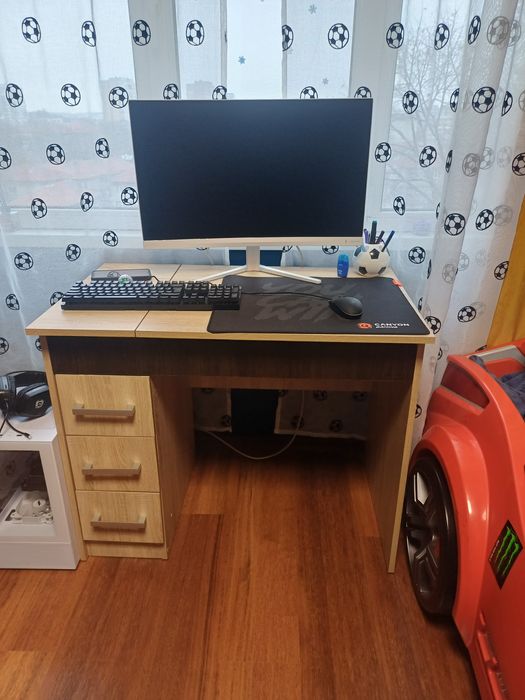 Бюро  като чисто ново