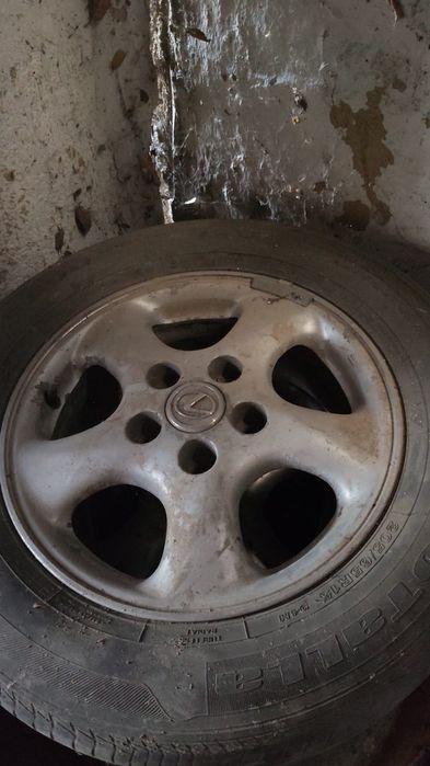 Запчасти на автомашин разные.