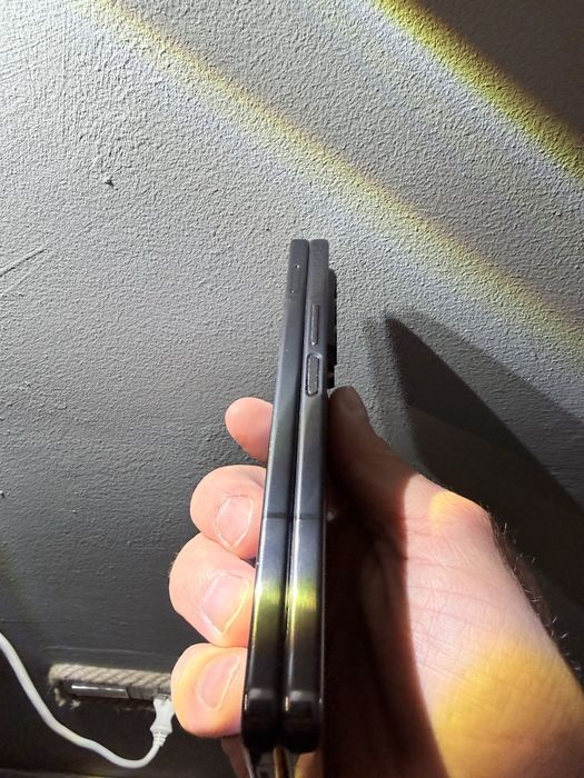 Продам Samsung Fold4 512гб