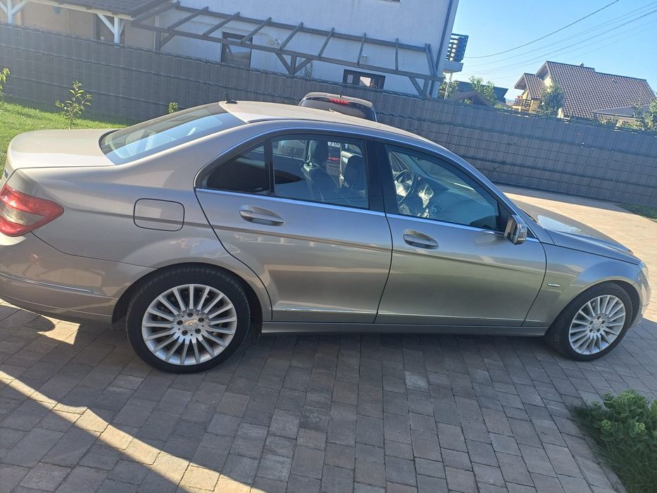 Vand Mercedes clasa c220 cdi, anul  2oo8,272000 km,inmatriculata in Romania 2024,pret 4700 negociabil,