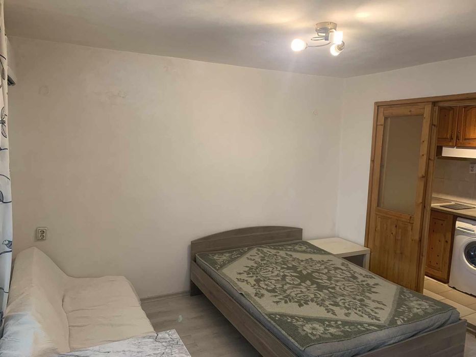 Дава се под наем Едностаен апартамент в Варна, Погреби - 40 кв.м за 300 € - Снимка #2