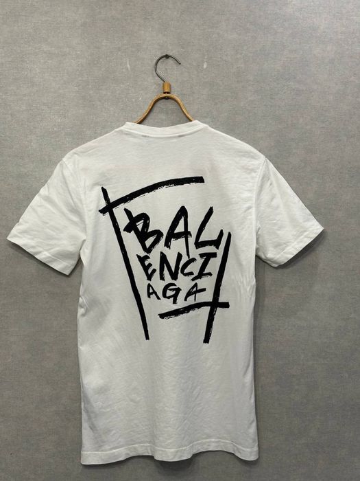 Белая футболка balenciaga