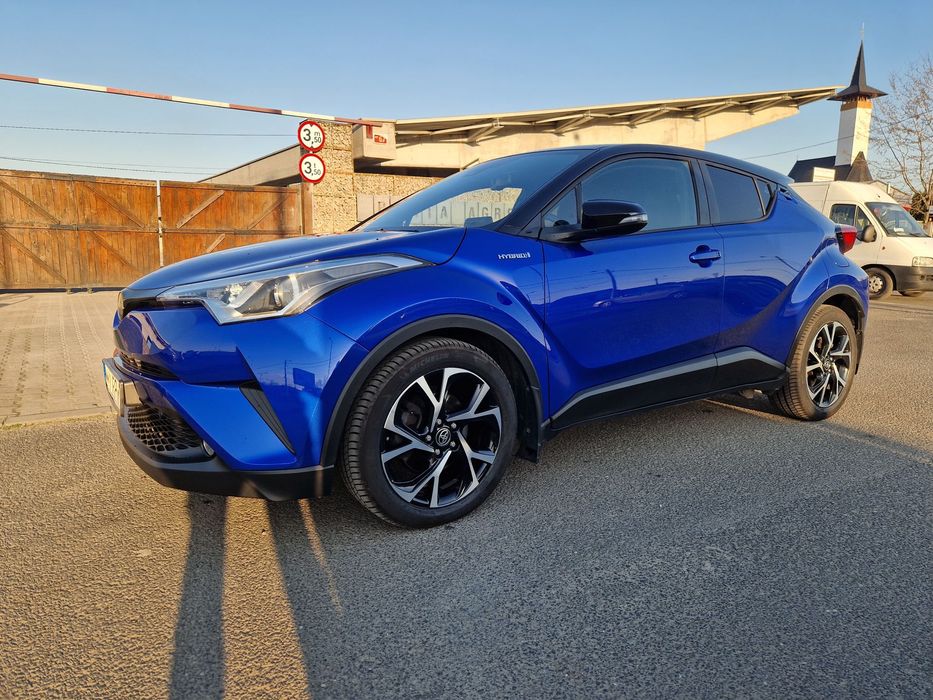 Toyota C-HR Toyota CH-R Hybrid