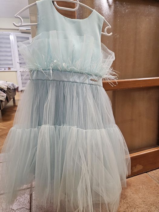 Рокля Контраст с тюл и  пера