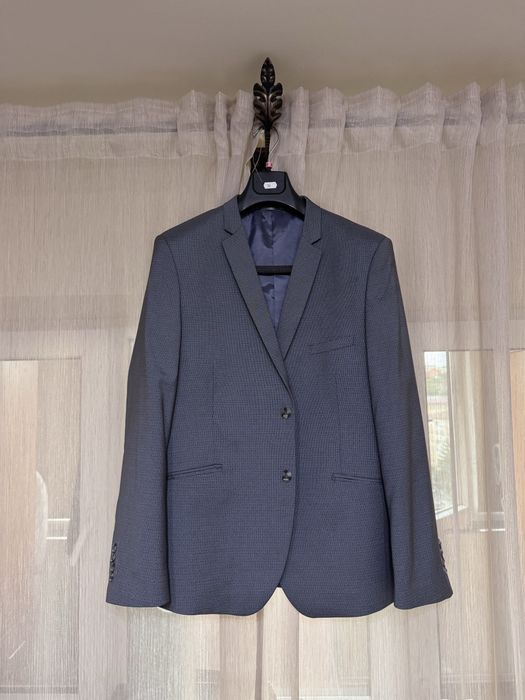 VÂND costum KulcsarConf culoare albastru!