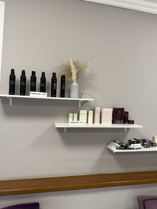 Полки витрина б/у в отличном состоянии