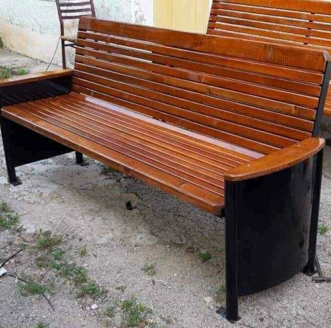 Bănci și cosuri pentru parcuri și grădini