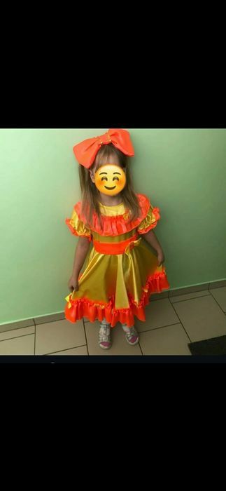 Платья праздничные