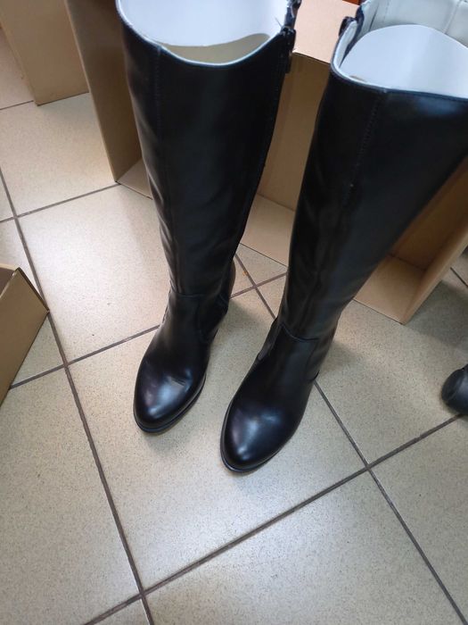 Cizme înalte de piele cu fermoar