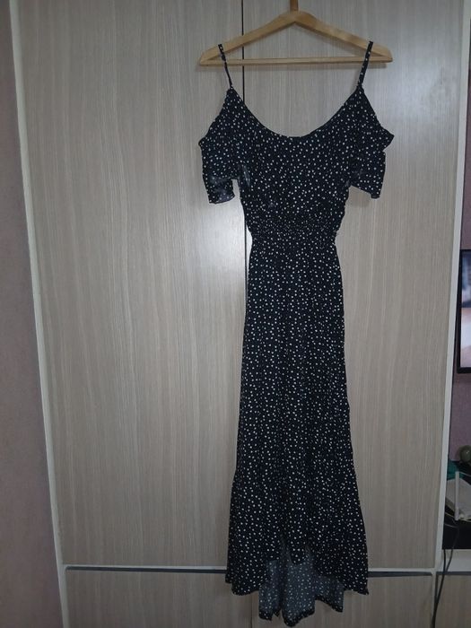 Продаю платья и сарафаны.