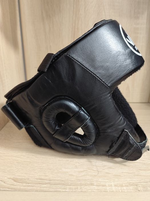 Продам шлем для единоборств