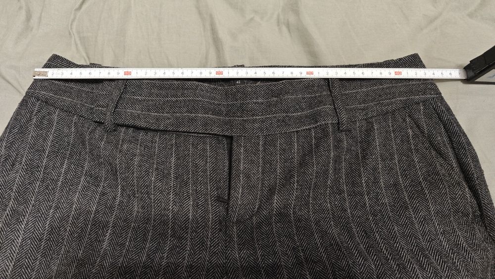 Женски вълнен костюм Dika