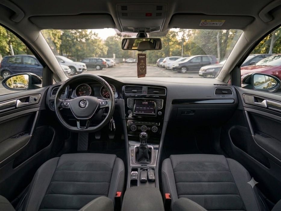 Vând  mașina de familie VW Golf 7 1.6 TDI 4Motion (4x4) – de cursa lunga  - motorizare fiabila
