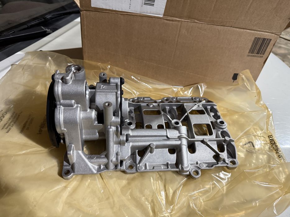 Pompă nouă de ulei bmw f10 2.0 tdi pierburg