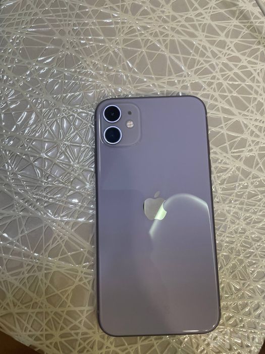 iPhone 11 — 128 GB