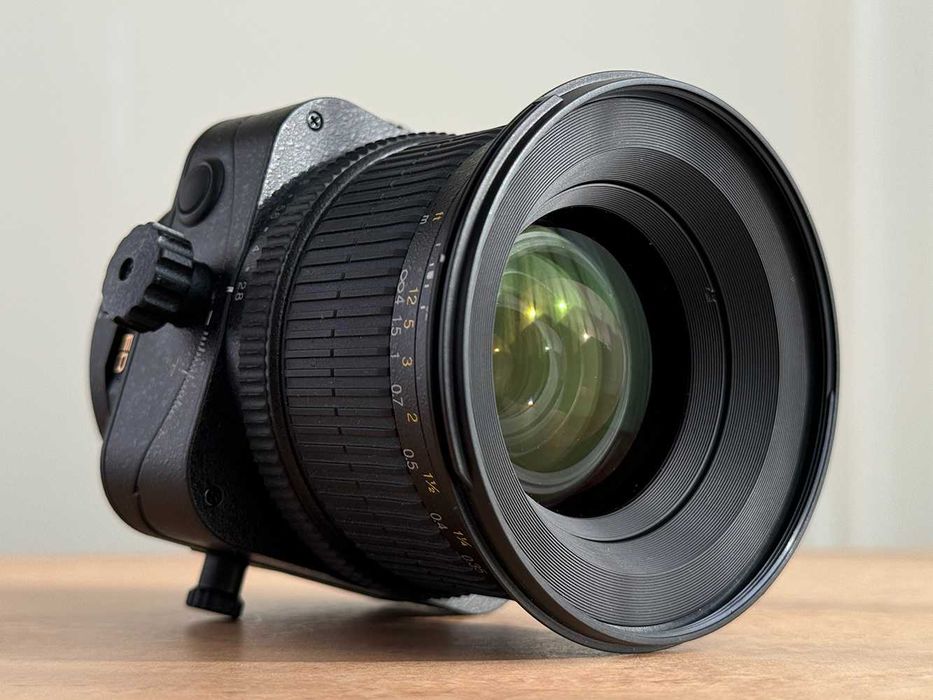 Nikon 24mm f1.4 G / 45mm f2.8 ED PC-E Micro TiltShift / 135mm f2 DC