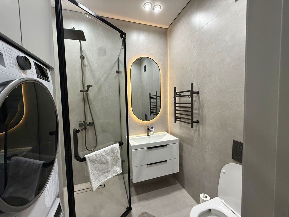 Евродвушка напротив Нурлы-тау