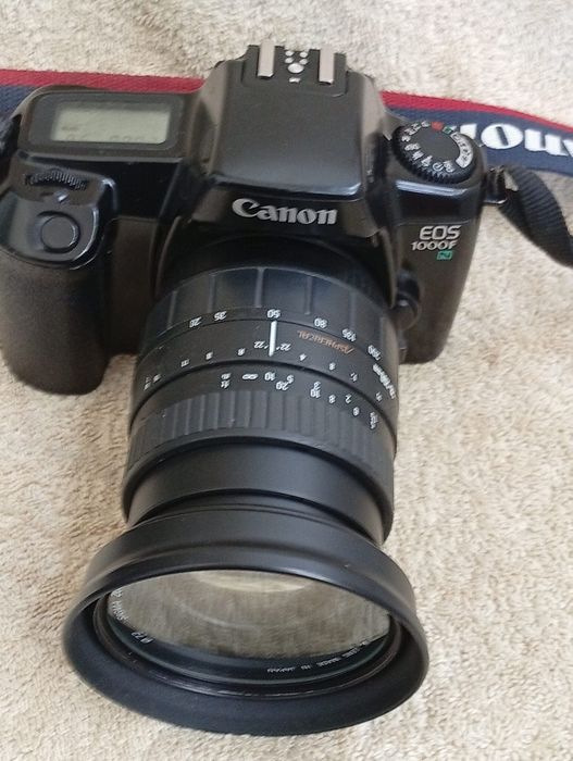 Aparat foto Canon EOS 1000F N