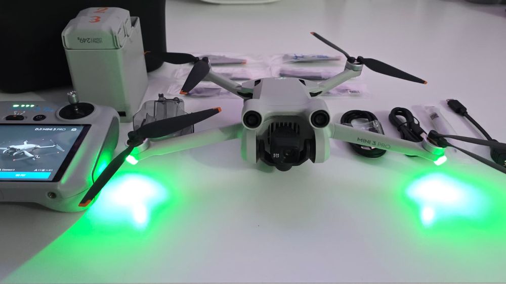 Drona DJi mini 3 pro fly + VR DJI goggles 2