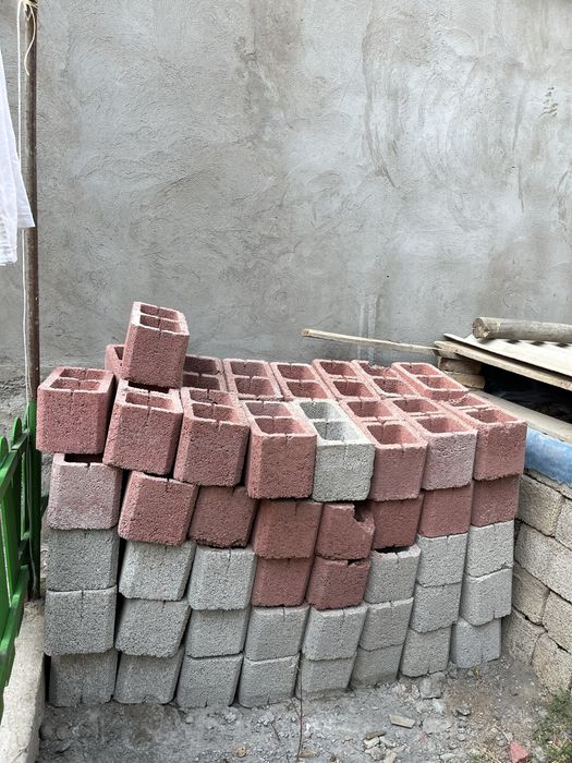 Продается сплиторный шлакоблоки красные и серые