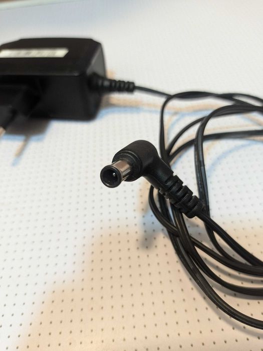 Блок питания LG 19V 0.84A Adapter. Адаптер.
