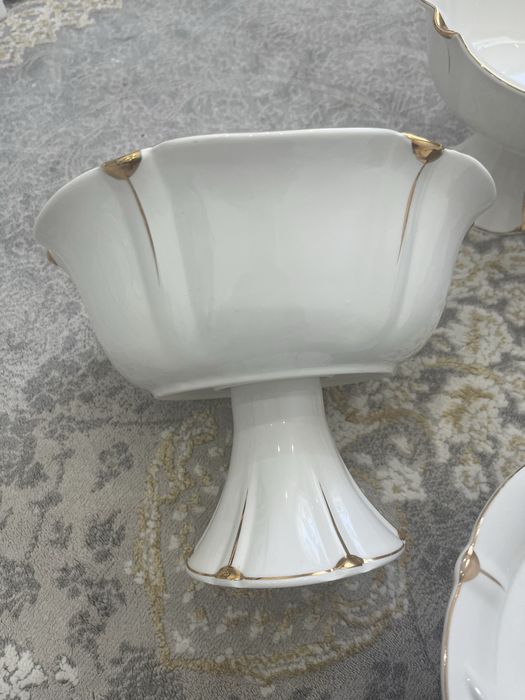 Набор посуды, менажницы.