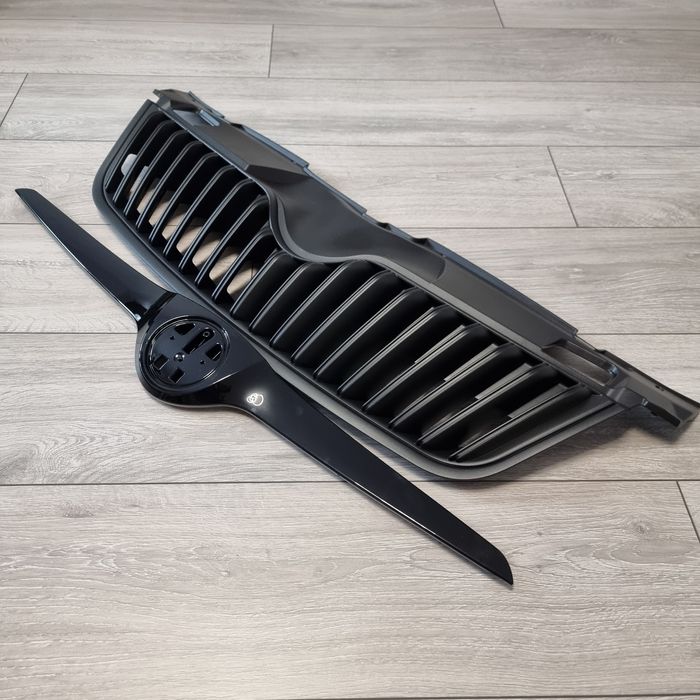 Grila bara fata / radiator / capota Skoda Fabia 2 Facelift 5J Roomster 2010-2014 #NOUA VRS SPORT NEAGRA